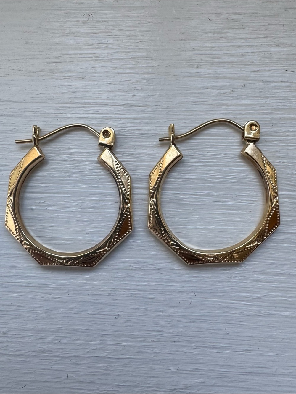 14K Yellow Gold Octagon-Edge Hoop Earrings Vintage